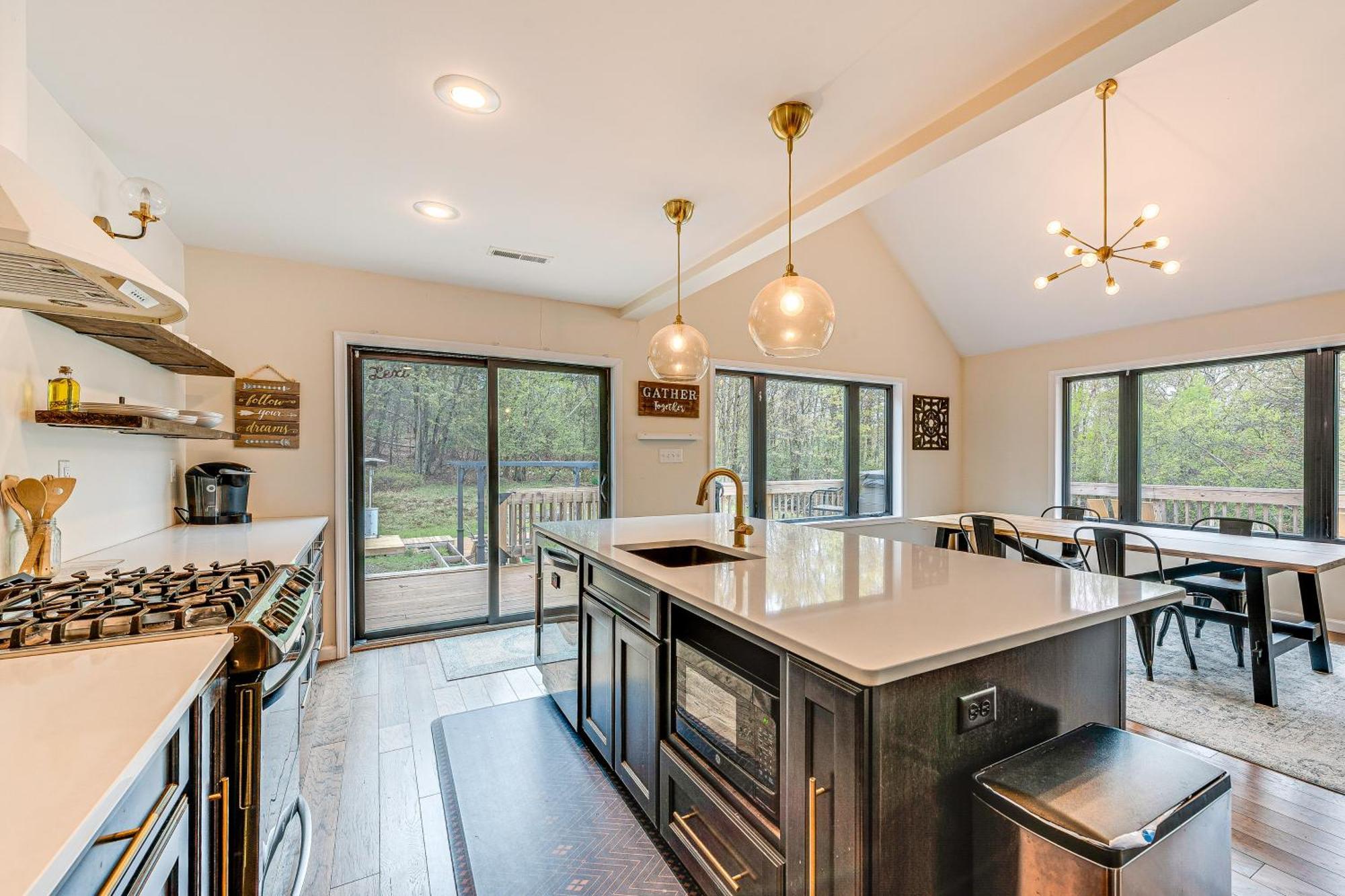 Holiday home Lakefront With Wraparound Deck! *
